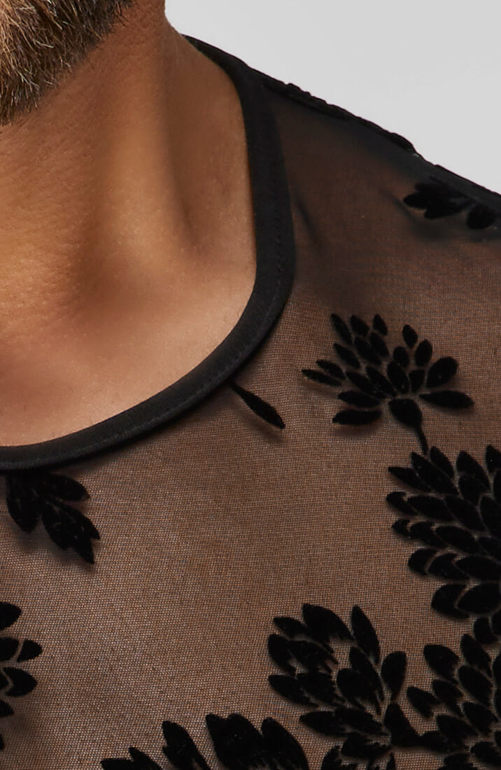 T-shirt with flock embroidery