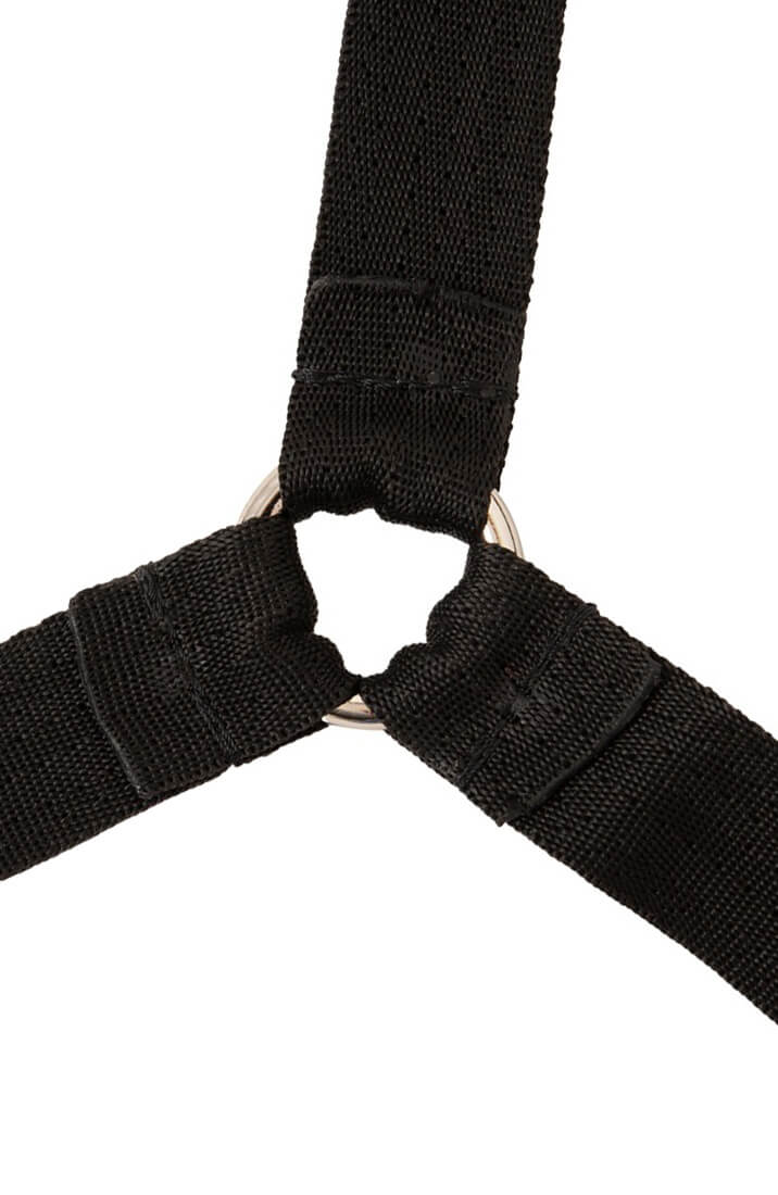 Three-way connection ring joining adjustable straps of bed restraint set
