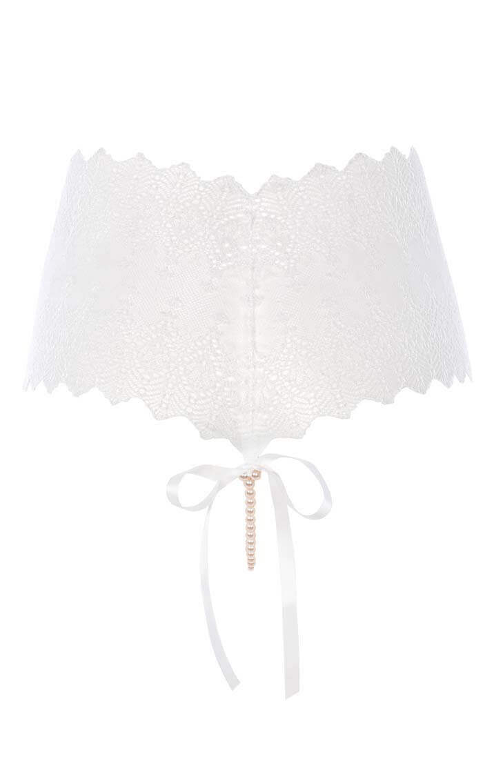 Elegant ivory lace panty with white Manacor pearls and delicate fit from COAX Copenhagen